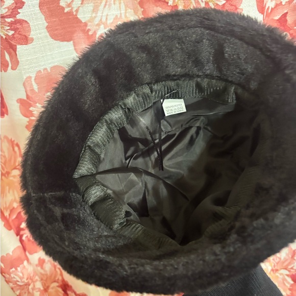 SHEIN Black Fuzzy Bucket Hat - Picture 2 of 4